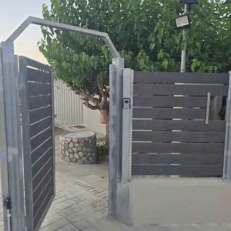 בית נופש Ktima Rodies In Neochori Zacharo